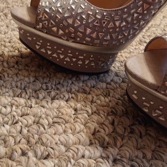 Swarovski Crystal Light Grey Silver heels - Picture 3 of 6
